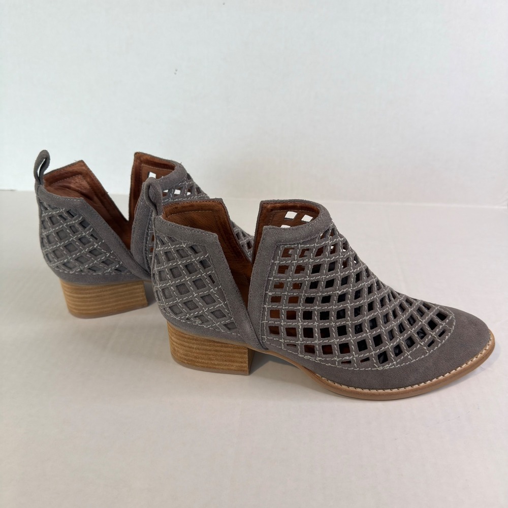 Gray Suede Laser Cut Lattice Ankle Booties V-Cut Block Heel Size 8.5‎ NWOB